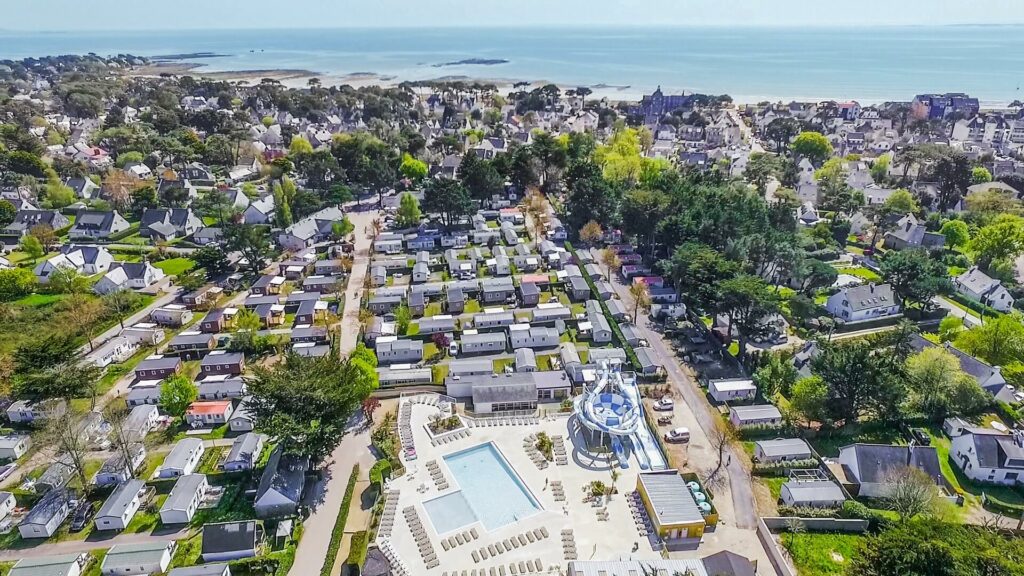 vue aérienne camping les menhirs et de carnac